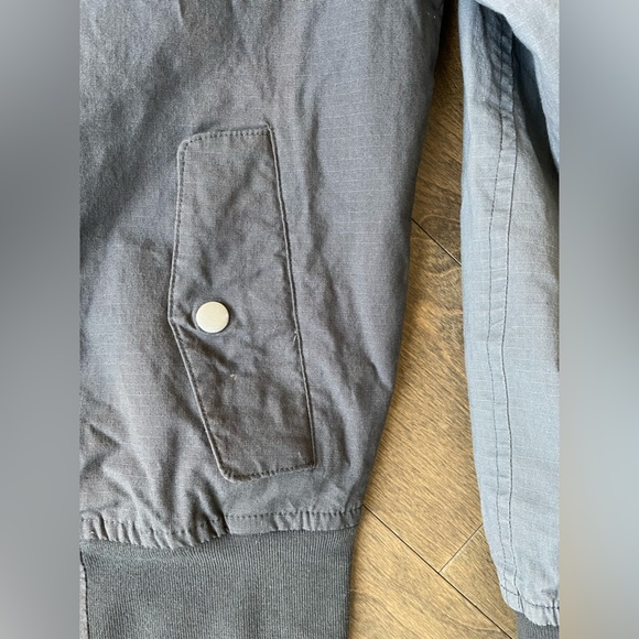 Bomber jacket bicolor dark and light grey. Perfect condition. Almost new. - Picture 5 of 9